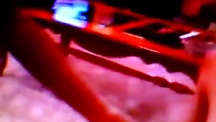 Siyah eş boynuzlamak koca