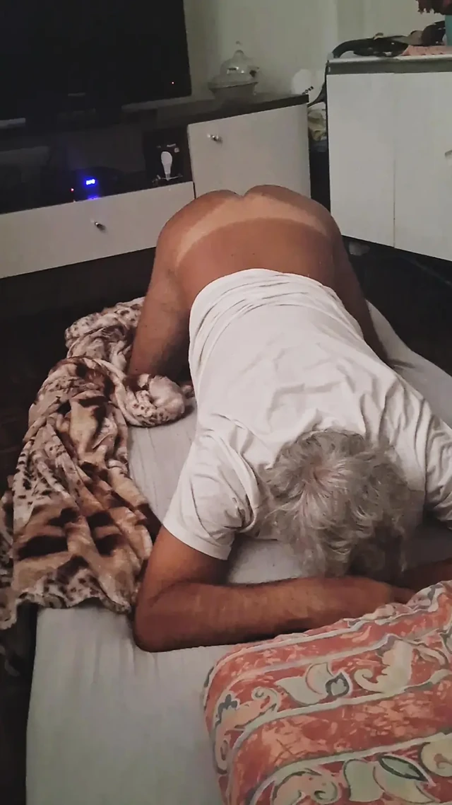 Ladysilva ateşli götüm seksi işaretle bronzlaşmış