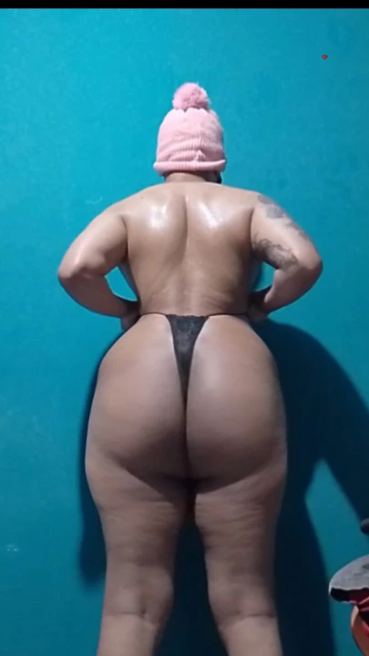 BÜYÜK GÖTLÜ ESMER KADıN