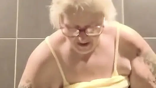 Ne istediğini biliyorum lütfen ayağa kalk