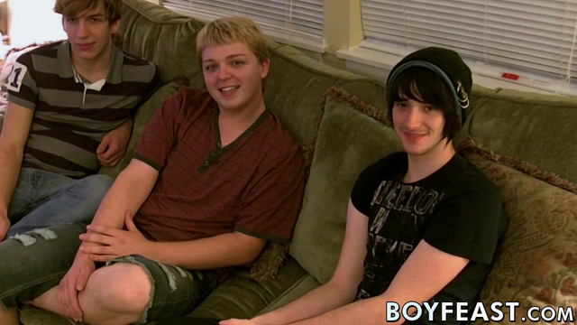 Young gays make out and blow each other before threeway anal