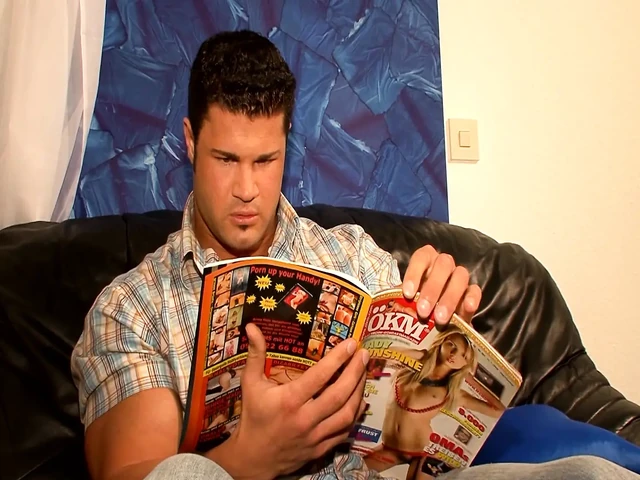 Ateşli kız yarağa öğürtüp sonra ağzına boşalıyor