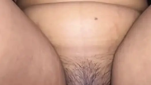 Saf desi seksi bebek amcığını ovuyor