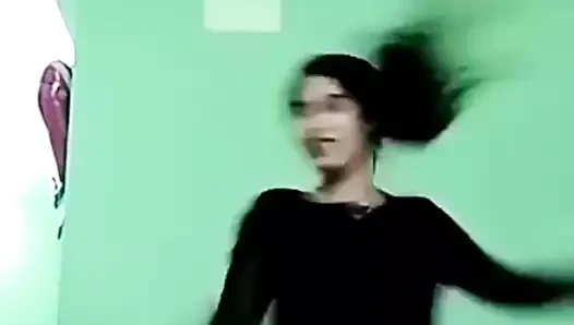 Ajina menon seksi siyah frak tik tok aktris