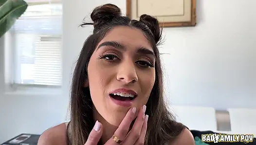Badfamilypov - aubry babcock oyuncaklarla solo mastürbasyon için soyunuyor