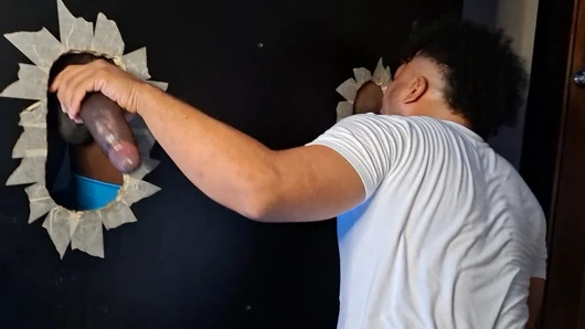 İki esmer yarağa göt veriyor