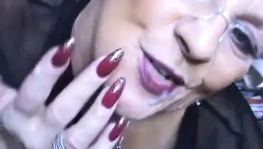 Sachsen sarışın kadın olgun döl yüzüne boşalıyor