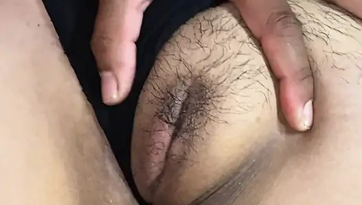 Kız bakire amcığımı ovuyor ve parçalıyor, daha önce hiç böyle seks olmadım ve ev yapımı x videoya boşaldım.