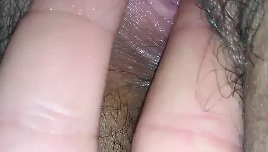 Genç ganimet benden küçük amına dokunmamı istiyor