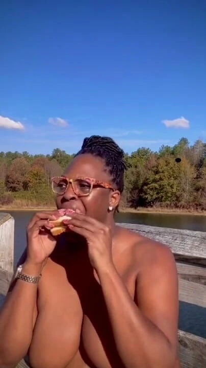 MATURE EBONY COUGAR MAKING FETISH CONTENT IN PUBLIC PT 1 | Clip 3