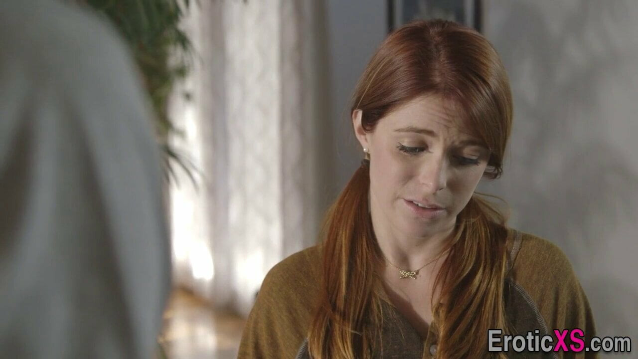 Busty milf redhead gets kedi yaladı