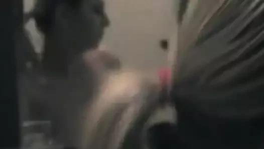 İtalyan tombul milf mastürbasyon