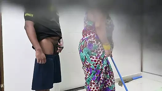 Hizmetçi hema ev sahibi tarafından sikiliyor