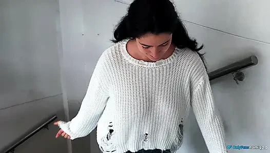 Çalışanım ağzında ve amında penisimi seviyor.