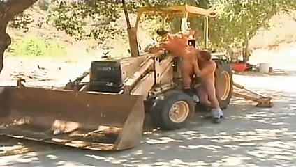 Tom katt ve başka bir kas adam