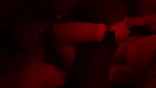 Karısı bir yabancının kıçını yiyor