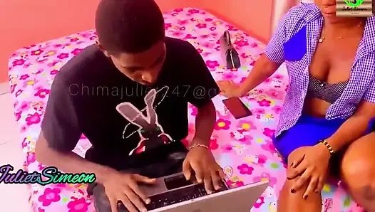 Azgın arkadaşım ödevimde bana yardım etmeye geldi ve onu iyi hissettirmek için ona iyi bir seks yaptım