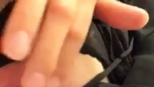 Kim amcığını ovuyor 2