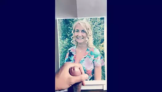 Ben boşalmak üzerinde büyük titted anneanne sandra