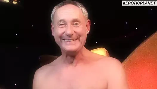 Ben dover: iki büyük memeli sarışın iki paylaşıyor