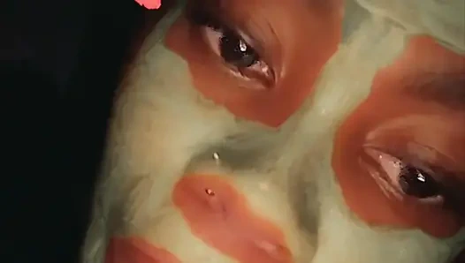 Büyük aletimi seviyor