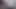 Seksi kıyafetler giymiş bir MILF ağzına bir penis alır ve diline boşalma yapar.