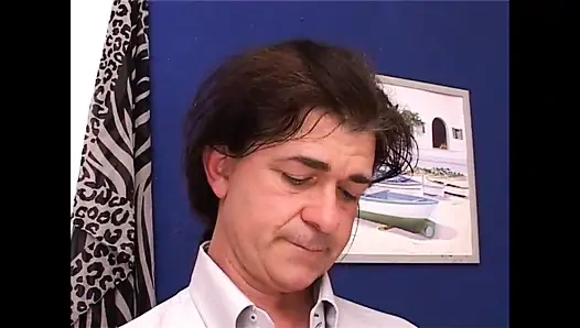 Büyük memeli seksi sarışın anal orgazm