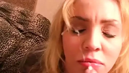 Hayır kurumu boşalana kadar yarağı en iyi şekilde emiyor