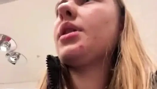 Extreme show in the changing room with jucielussie