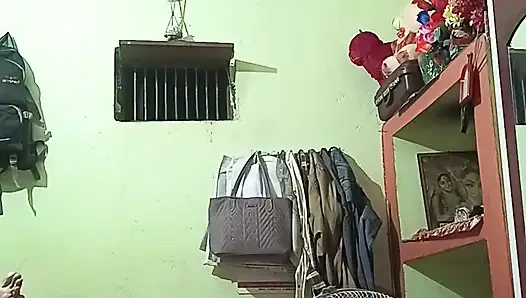 Üvey Erkek Kardeş Üvey Kız Kardeşini Sikiyor