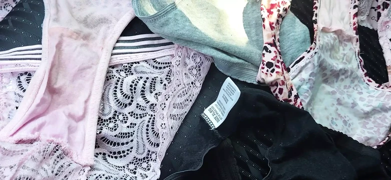 Осмотр трусиков жены на пляже