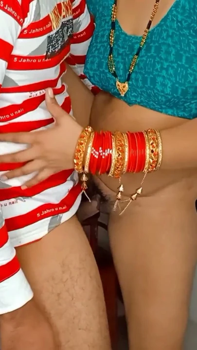 Komal Chalo bedroom me subah bartan dho le na | Bölüm 1