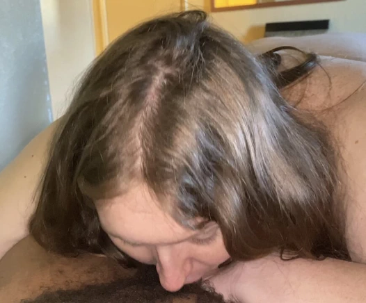 Büyük beyaz travesti oral seks büyük zenci yarağı ile seks yapıyor