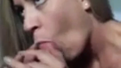 Sarışın milf vermek harika oral seks