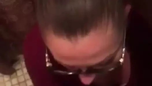 Onu işe götürmeden önce oral seks