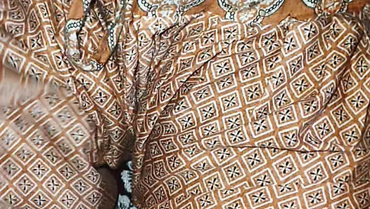 Old buddi aunty ki hot salwars soot me kapra kholi