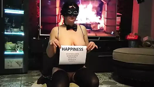 Orta yaşlı seksi kadın tuvalet kovası olarak kullanılıyor