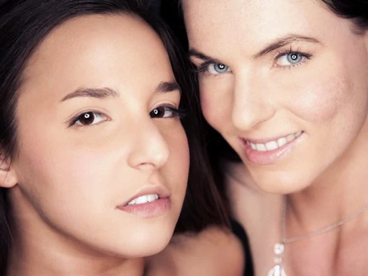 Amirah adara ve eileen dava lezbiyen eğlence