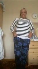 Kız arkadaşım benim için soyunuyor