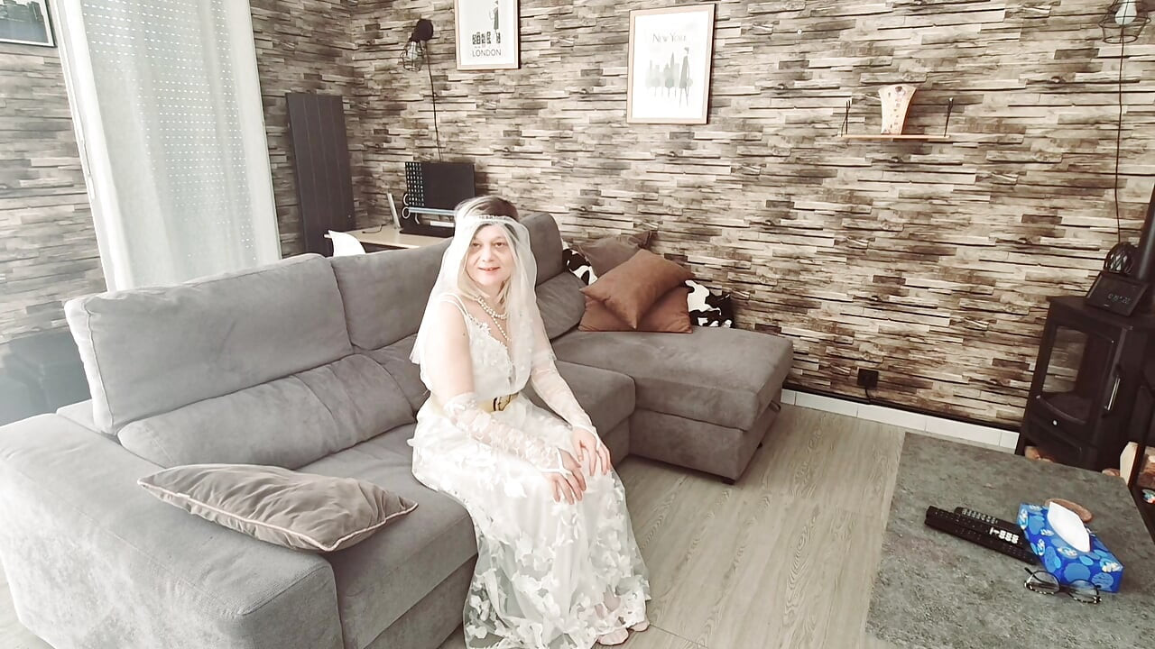 Evli bakire düğünden önce sağdıç tarafından sikiliyor ve yüzüne döl boşaltıyor