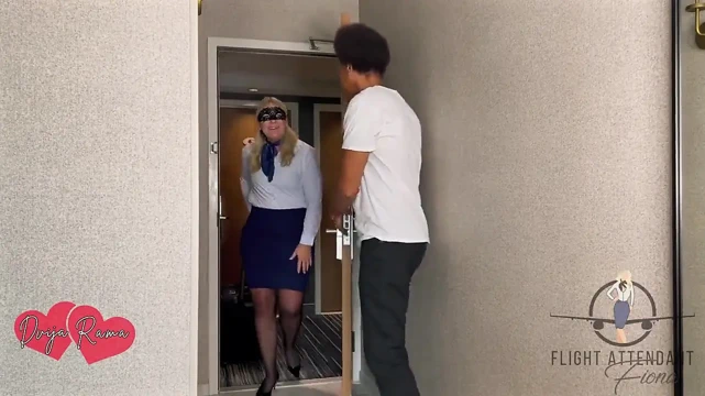 Uçuş görevlisi Fiona'nın pijama partisi