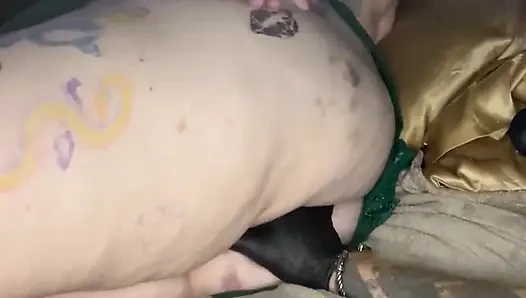 İri güzel kadın anal seks yapıyor