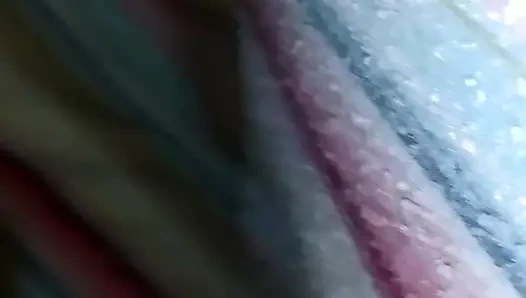 parmak ve sürtünme onu ıslak klitoris