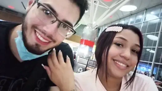 New York Abd'li 18 yaşındaki esmer büyük sarkık memeler üvey erkek kardeşinin büyük sikini sikiyor