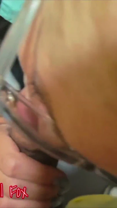 Tuvalette Seks. Fransız Sarışın MILF Axell. Fetiş Oral. Derin Boğaz. Kıç Yalama. Gerçek Canlı Video. | Bölüm 2