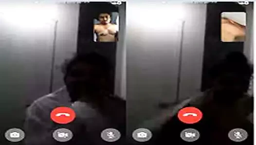 Bugün özel- yenge videoda göğüslerini gösteriyor...