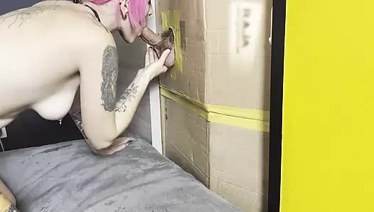 İlk duvar deliği - komşus una aşık