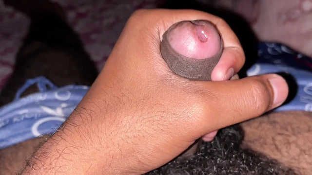 Büyük yarakla sikiş mastürbasyon tek başına