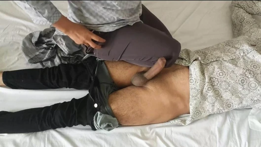 Hintli kız anal seks yapıyor