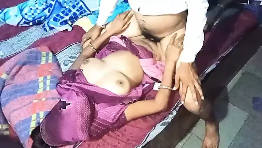 BIR BAYAN PATRON KOCASı SERVISE GITTIĞINDE HIZMETÇISINI SIKIYOR, SERT SEKS